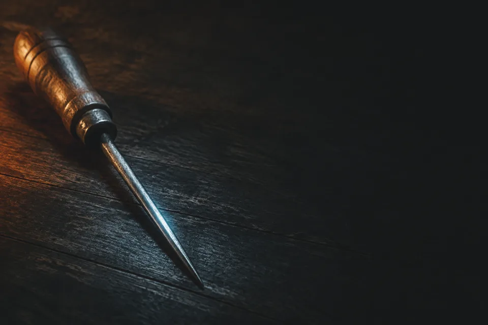 Ice Pick, a weapon item in Halloween: The Game.